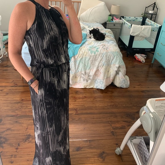 Elie Tahari Dresses & Skirts - Silk Elie Tahari York Maxi Dress - S